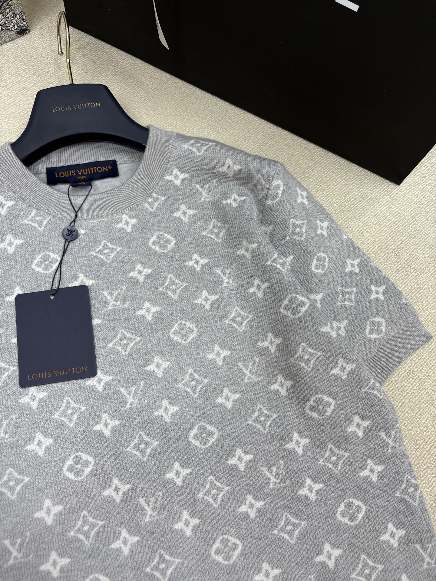 Women's short sleeves